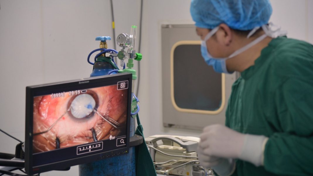 Opérations innovantes pour corriger la presbytie : les options chirurgicales laser et intraoculaires